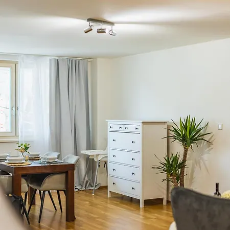 Castle Hideway Apartament Bratysława