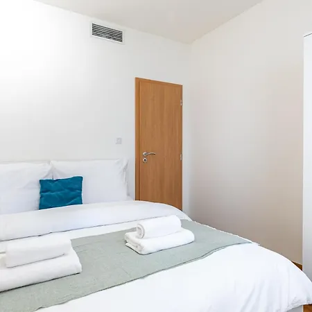 Castle Hideway Apartament *